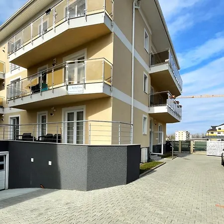 Bella Vista Apartments-3